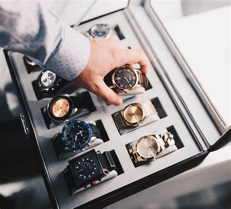 how should a electric watch box look|how to buy a watch box.